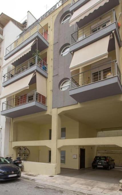 אתונה Modern Apartment In The Heart Of The City מראה חיצוני תמונה