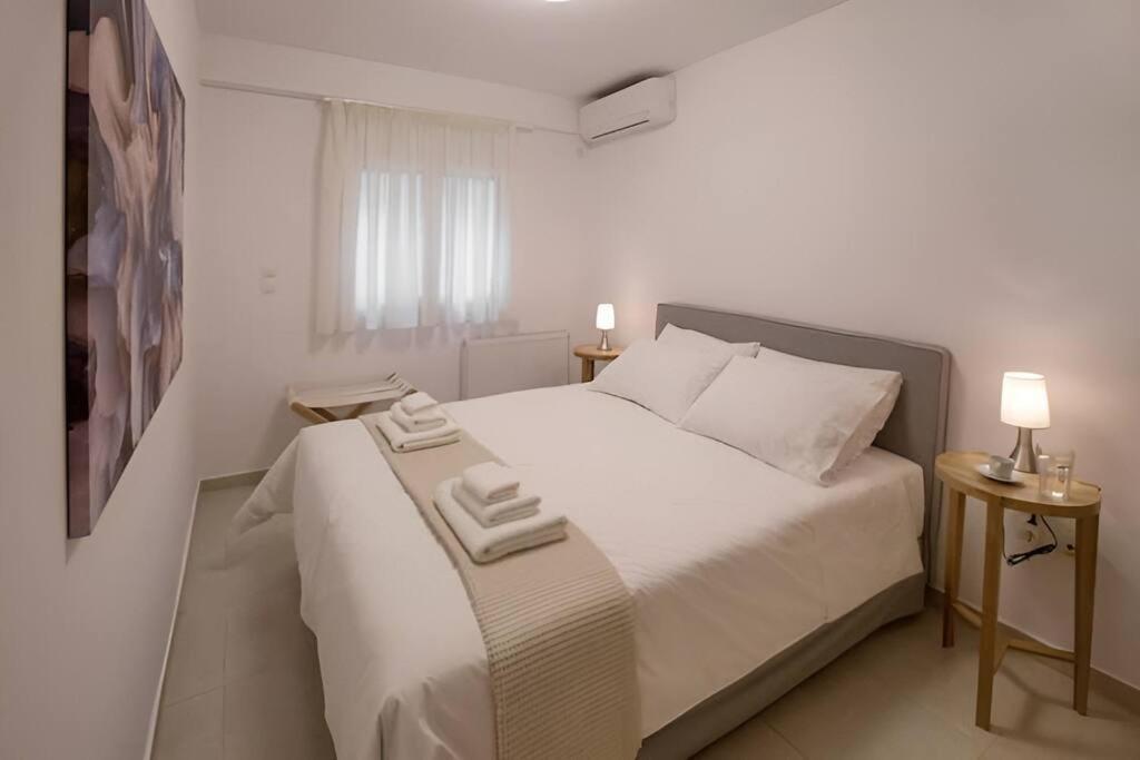 אתונה Modern Apartment In The Heart Of The City מראה חיצוני תמונה